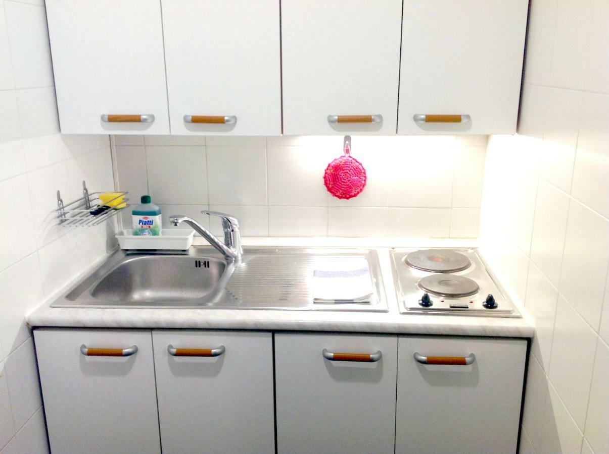 Mini Chic Downtown Apartment Bologna Bagian luar foto