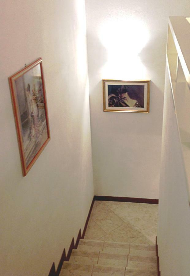 Mini Chic Downtown Apartment Bologna Bagian luar foto